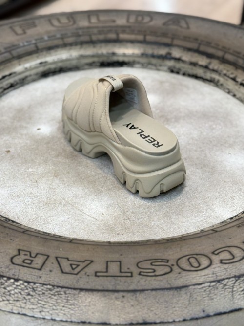 Sandalia JUYCE SLIDE BEIGE CLARO Sandalia JUYCE SLIDE BEIGE CLARO