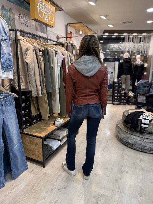 Chaqueta cuero FINJA ROJO Chaqueta cuero FINJA ROJO